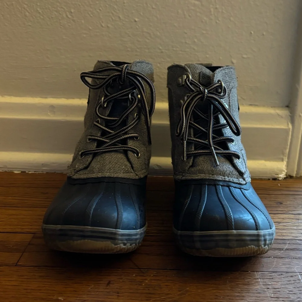 SPERRY Bowline Classic Duck Boot in Gray and Blue